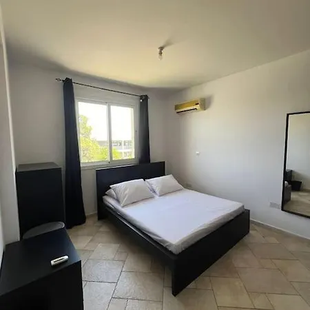 Apartament Bluebird In Larnaca Livadhia